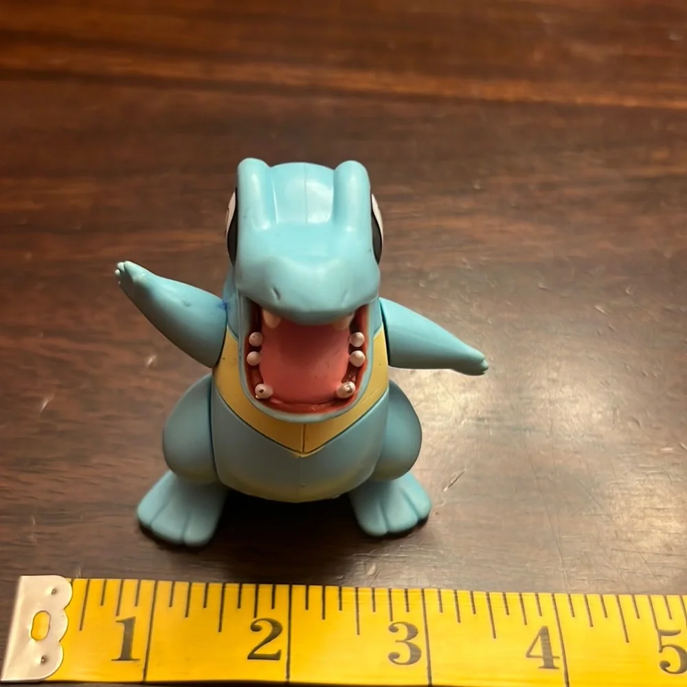 2007 Pokemon TOTODILE 2.5” Jakks figure Nintendo